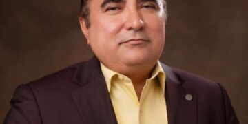 Víctor Pavón: «Apagarles la luz a los jóvenes es entregarle la noche a la delincuencia»